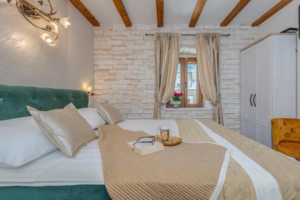 Diva 1,Stylish Old Town Studio Apartment Near Beach Split Exterior photo