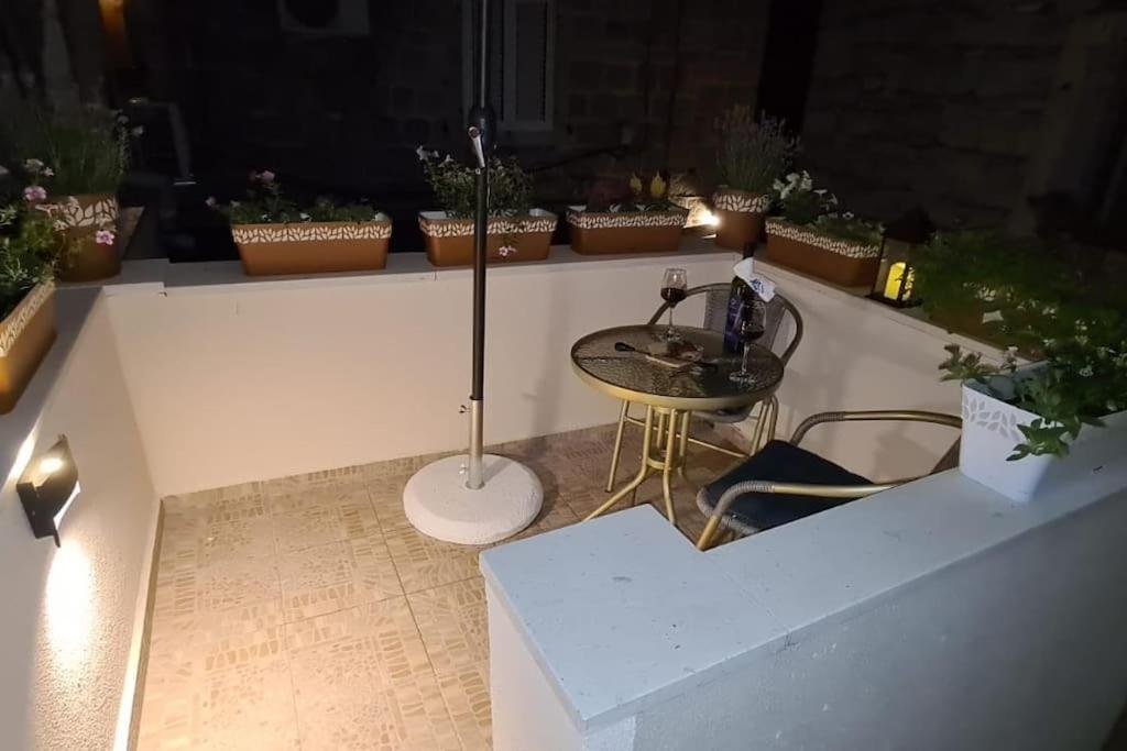 Diva 1,Stylish Old Town Studio Apartment Near Beach Split Exterior photo