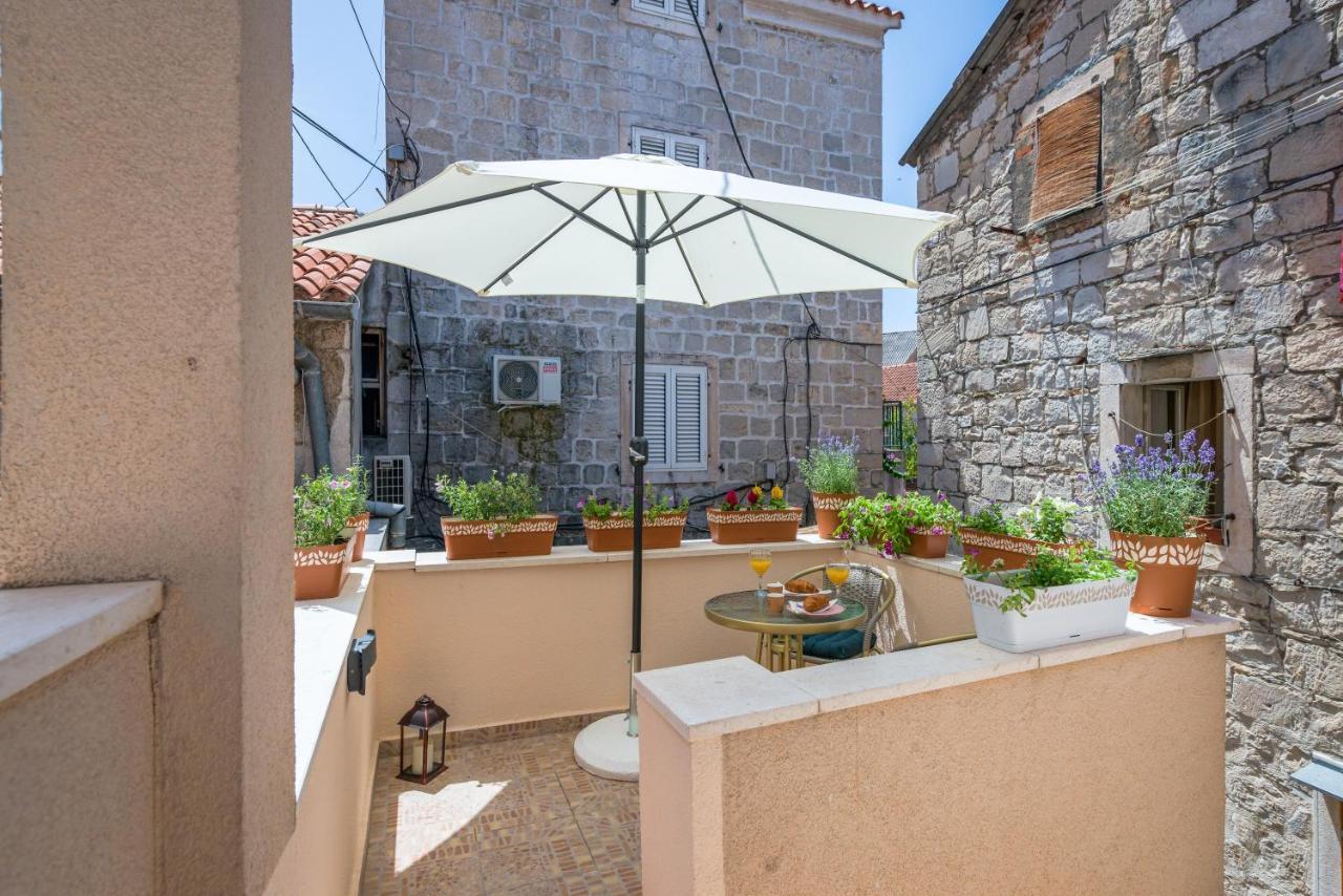 Diva 1,Stylish Old Town Studio Apartment Near Beach Split Exterior photo