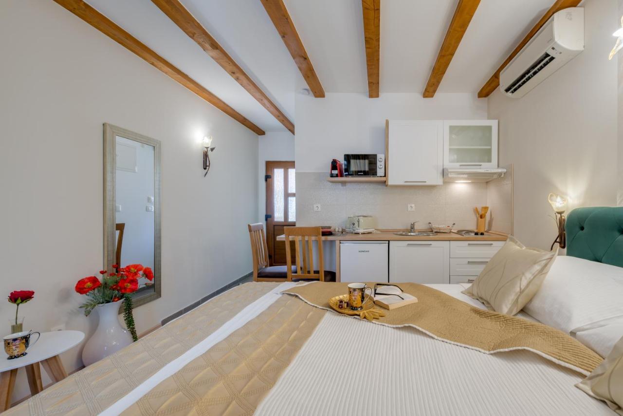 Diva 1,Stylish Old Town Studio Apartment Near Beach Split Exterior photo